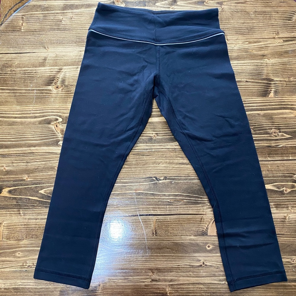 Lululemon Mid Rise Wunder Under Crop Silver